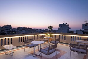 Terrace/patio - Bouquet Luxury Rooms (Chania)