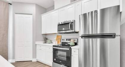 Midtown Midrise- Emerald