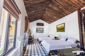 Bungalow familiar, vista al jardín | Insonorización y wifi gratis 