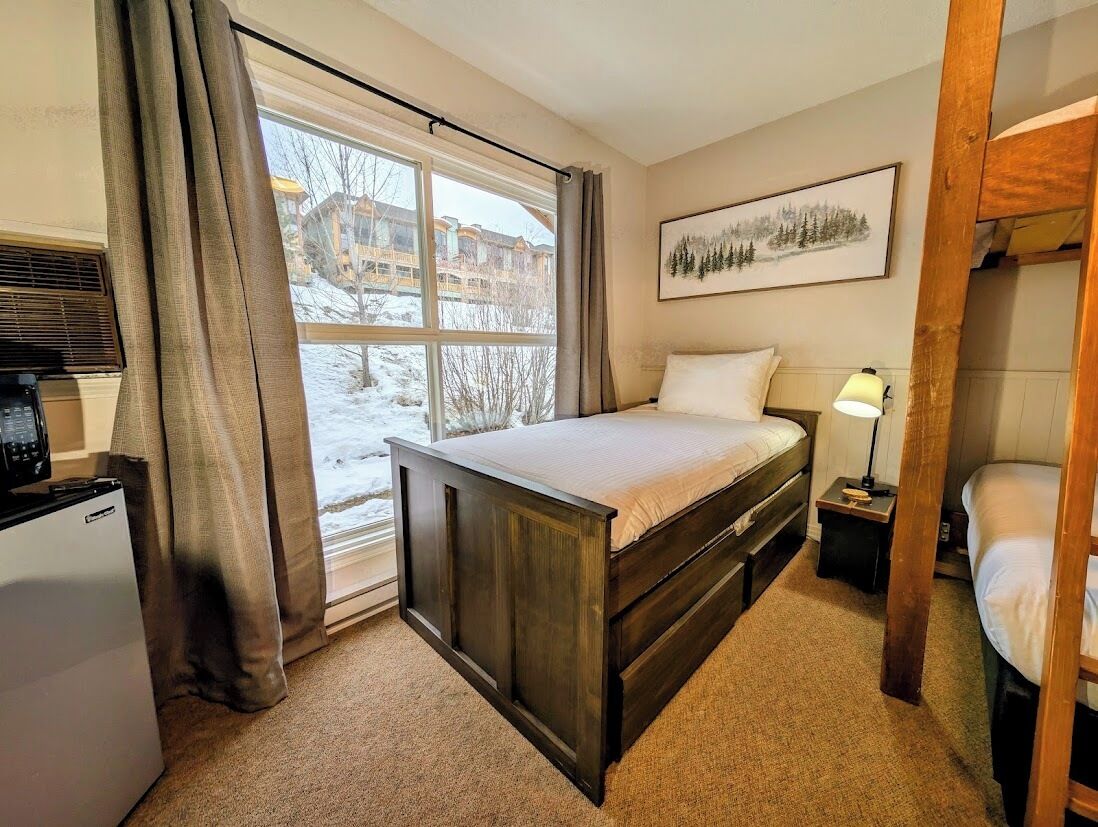 1 chambre, bureau, accès au Wi-Fi (inclus), literie fournie