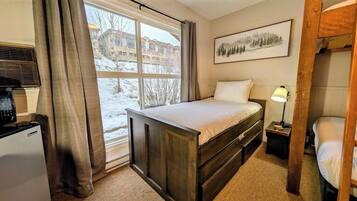 1 chambre, bureau, accès au Wi-Fi (inclus), literie fournie