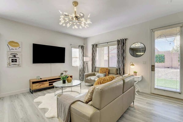 Televisión, oficina