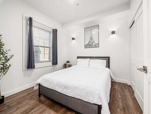 1 bedroom, iron/ironing board, WiFi, bed sheets - Chic & Comfy Columbus Hideaway (Columbus)