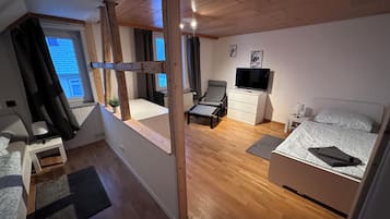 5 camere, una scrivania, Wi-Fi gratuito, lenzuola