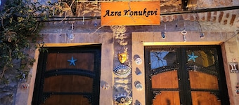 Azra Konuk Evi