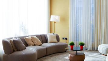 Coin salon dans le hall