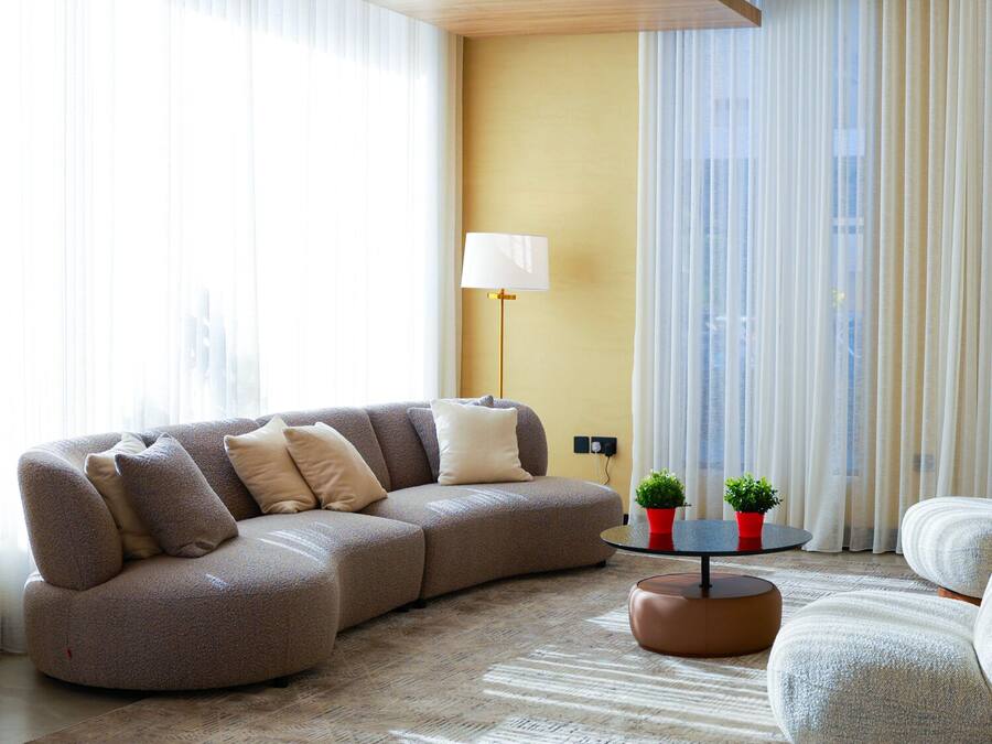 Coin salon dans le hall