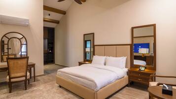 Quarto casal luxo | Camas extras/dobráveis (sobretaxa), Wi-Fi de cortesia, roupa de cama