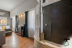 Deluxe Double Room | Minibar, in-room safe, desk, free WiFi - Hotiday Palermo Palco Noir (Palermo)