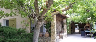 Entire family country house on 1 ha with no direct neighbors