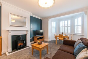 Smart TV, fireplace, DVD player