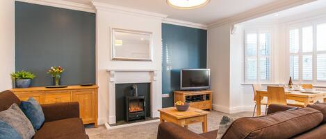 Smart-TV, Kamin, DVD-Player