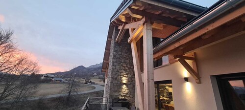 Large, bright 160m2 house for 8 people