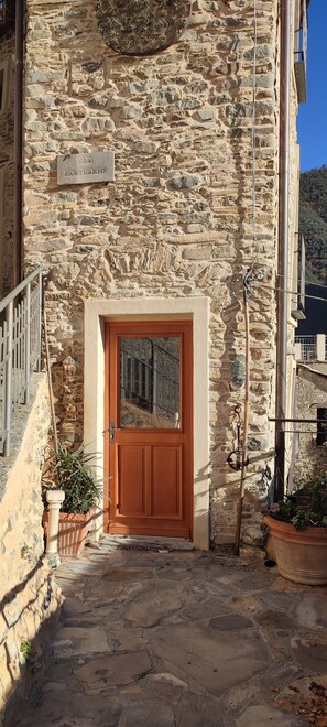 Exterior detail - Casapablo Medieval Church Villa with Private Garden and Pool (Badalucco)