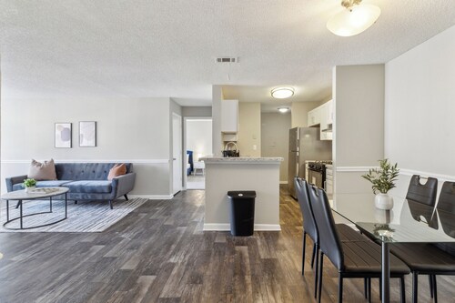 Park at London F4 I Spacious 2 Bed 2 Bath