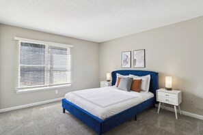 2 bedrooms, desk, iron/ironing board, travel cot - Park at London G8 I Spacious 2 Bed 2 Bath (Ellenwood)