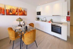 Private kitchen - Harbour suite, sea and mountain views. Close to harbour and Playa Chia beach. (Puerto del Carmen)