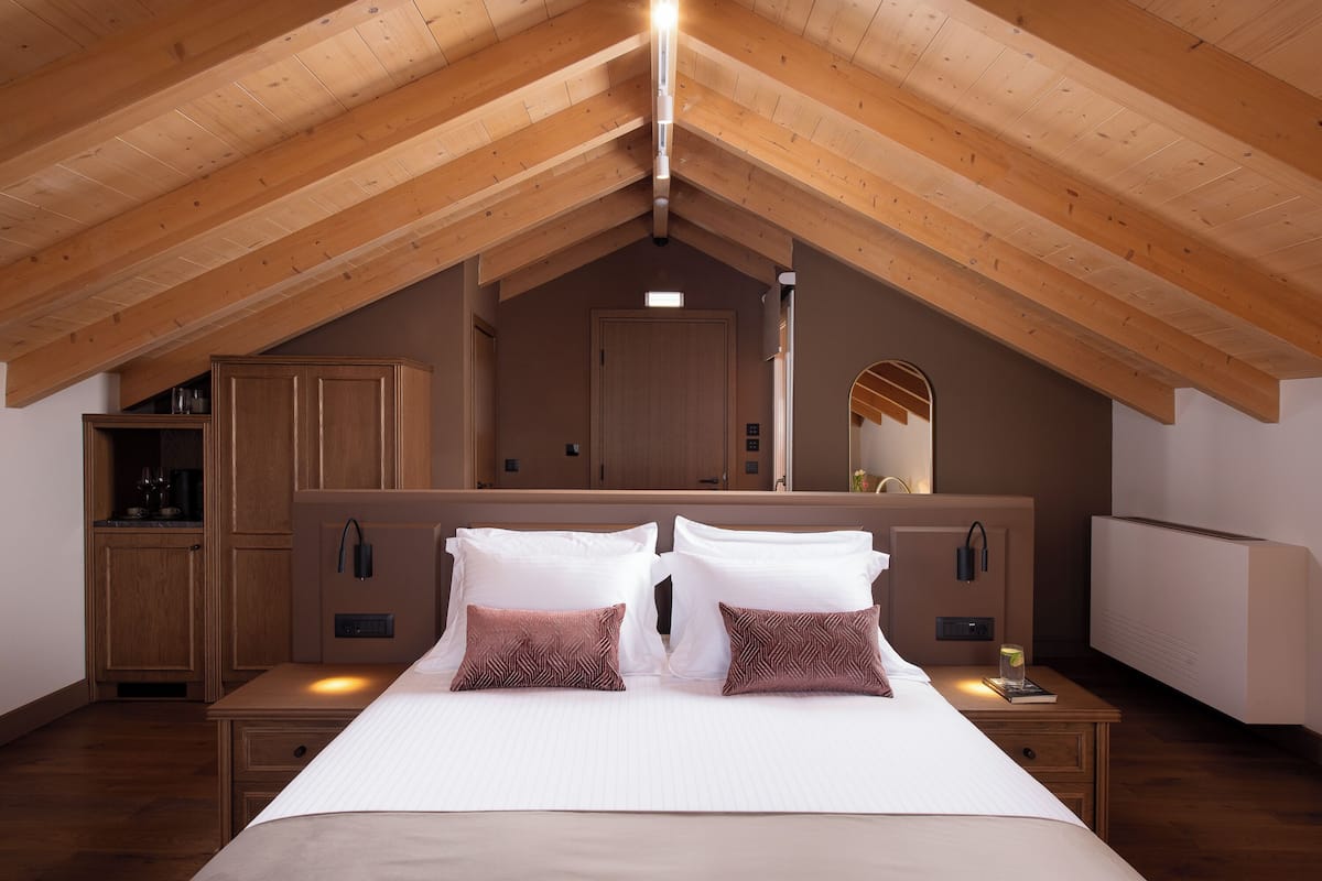 Penthouse Suite with Direct Sea View | 1 bedroom, minibar, in-room safe, desk