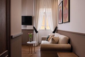 Junior Suite with Street View | Living area | 42-inch Smart TV with digital channels, Netflix, streaming services - The K Nest Hotel Nafplio (Nafplio)