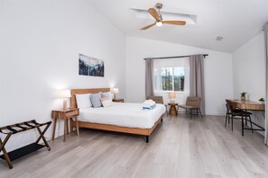 5 bedrooms, free WiFi, bed sheets