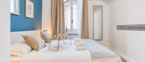 2 bedrooms, desk, iron/ironing board, WiFi