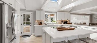 Orleans Dreams: 013-OP  Luxurious 5-Bedroom Retreat with Heated Pool & Hot Tub – Walk to Water!