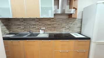 Mikrowelle, Ofen, Herdplatte, Geschirrspüler