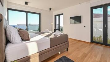 Luxury Villa, 4 Bedrooms, Private Pool | 4 bedrooms, in-room safe, individually furnished, iron/ironing board