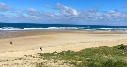 Le Cusson 4*, une pause enchantée, plage-ville