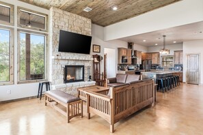 Smart TV, chimenea