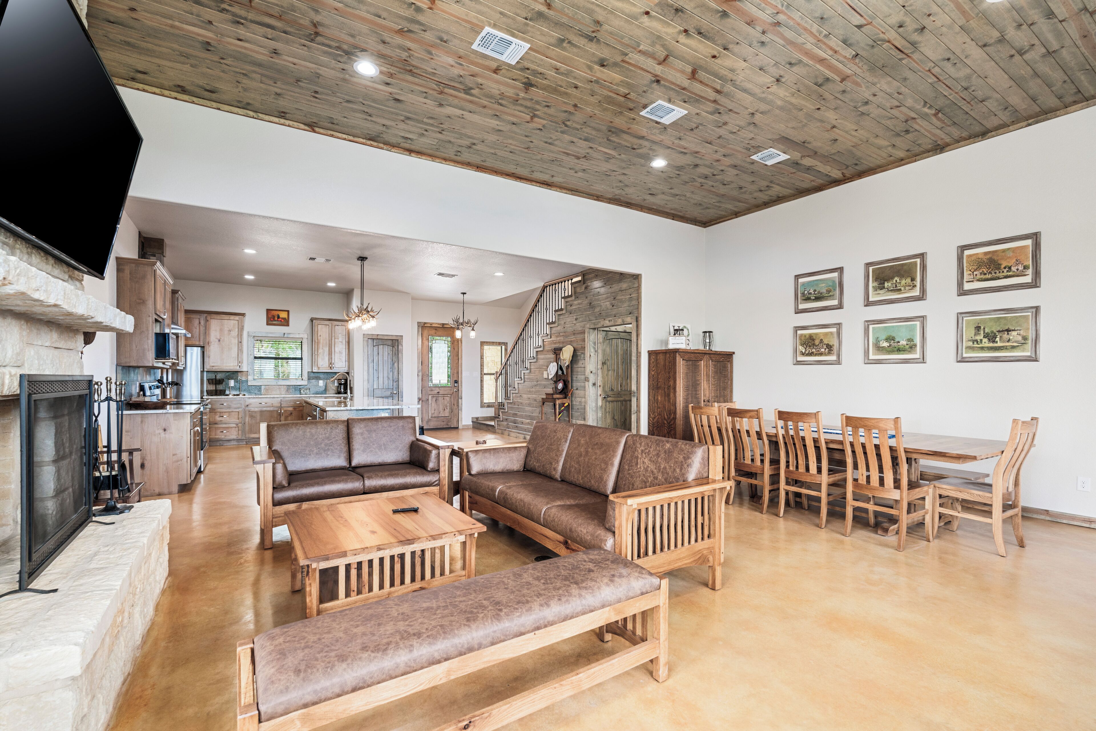 Stunning Concan Views & Private Swimming Pool - Concan, TX