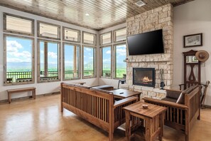 Smart-TV, Kamin