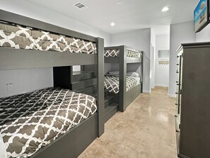 4 bedrooms, free WiFi