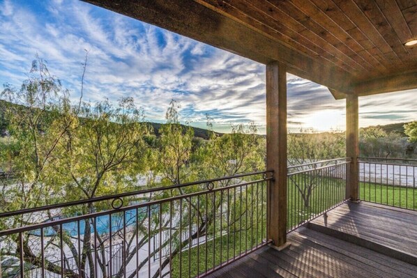 Property grounds - Southern Comfort in Heartstone (Concan)