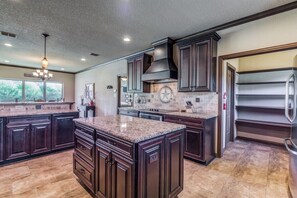 Fridge, microwave, oven, stovetop - Southern Comfort in Heartstone (Concan)