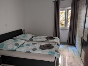 3 bedrooms, iron/ironing board, travel cot, WiFi