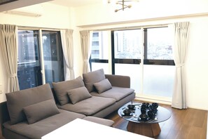 Living area - Creare Togoshi Ginza by Tranova (Tokyo)
