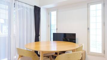 Apartment, Non Smoking (A) | Living area