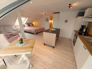 1 bedroom, iron/ironing board, travel cot, free WiFi