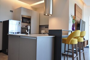 Frigorifero, microonde, forno, lavastoviglie
