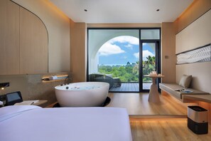 Luxury Double Room, Lake View | In-room safe, blackout curtains, soundproofing, free WiFi - Lijiang Moon Hotel - Guilin (Guilin)