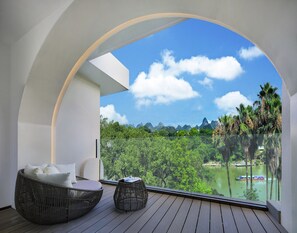 Luxury Double Room, Lake View | Terrace/patio - Lijiang Moon Hotel - Guilin (Guilin)