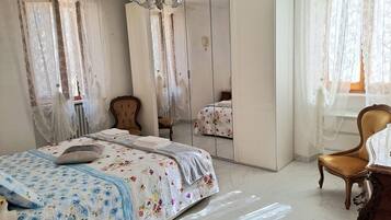 1 chambre, fer et planche Ă repasser, Wi-Fi, draps fournis