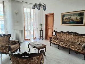 Living area - DOMUS TEATE - Chieti (Chieti)