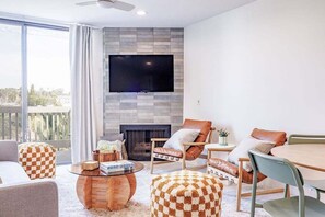 Smart TV, fireplace, table football, ping pong