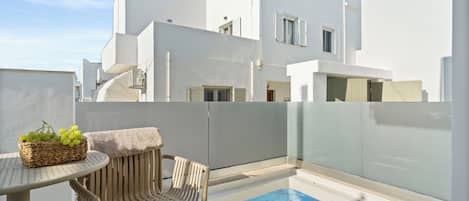 Dream Studio with Hot Tub | Private spa tub