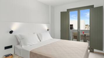WiFi (free), bed sheets