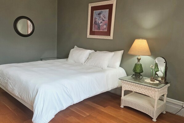 1 bedroom, iron/ironing board, WiFi (free), bed sheets