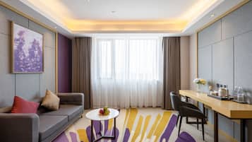 商务单人房, 1 张特大床 | 办公桌、笔记本电脑工作区、遮光窗帘、熨斗/熨板