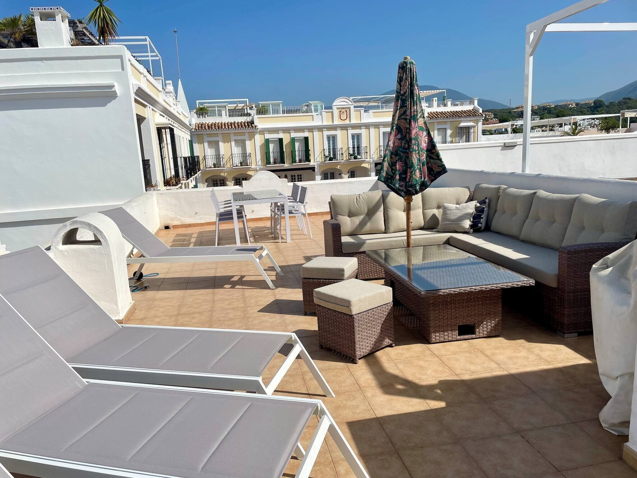 House, 2 Bedrooms, Smoking, Balcony | Lounge
